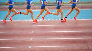 辛辛那提红人队正式退役皮特·罗斯的 14 号球衣（在其赌博风波发酵前）